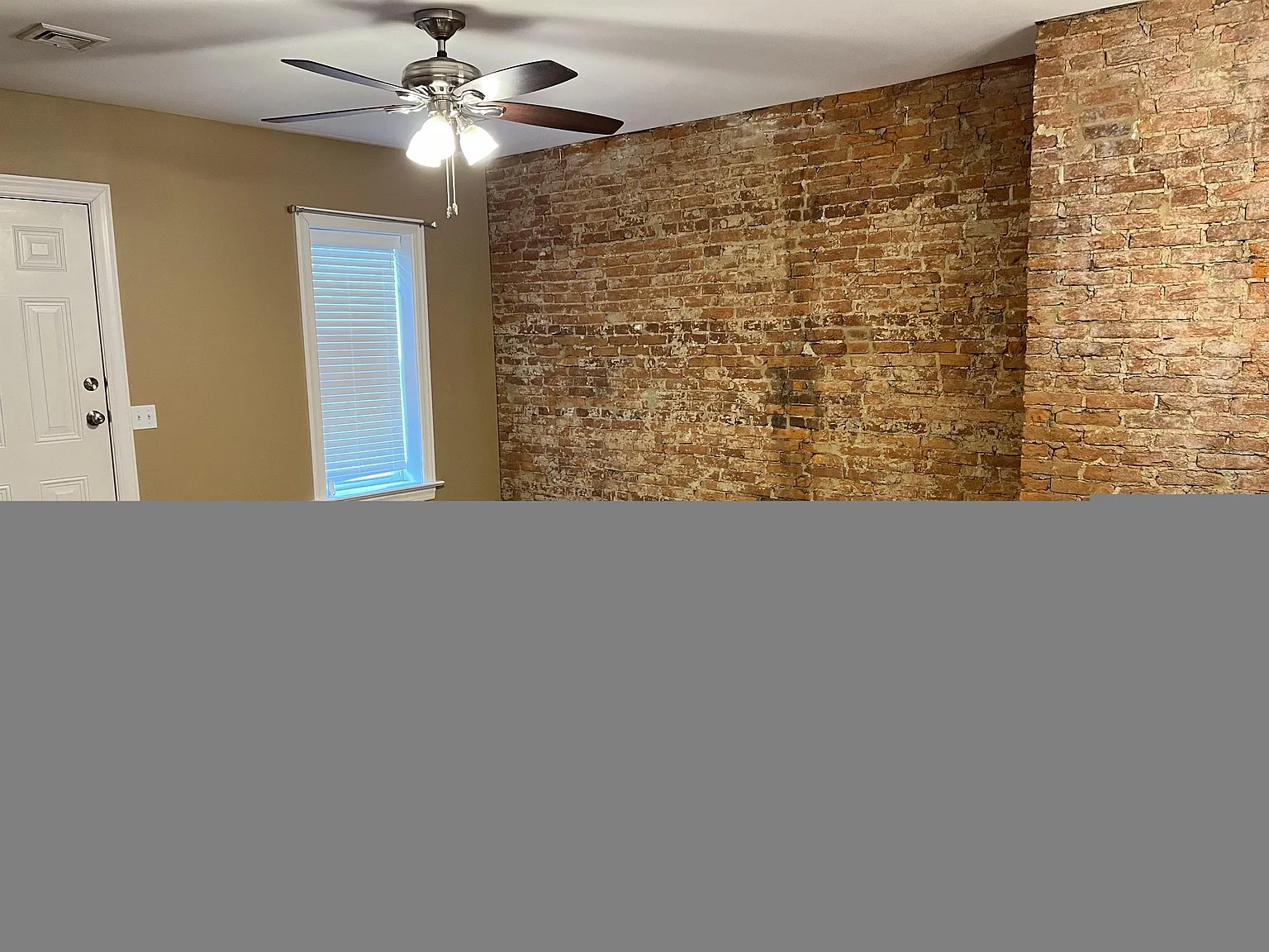 419 North Queen Street — Photo 1