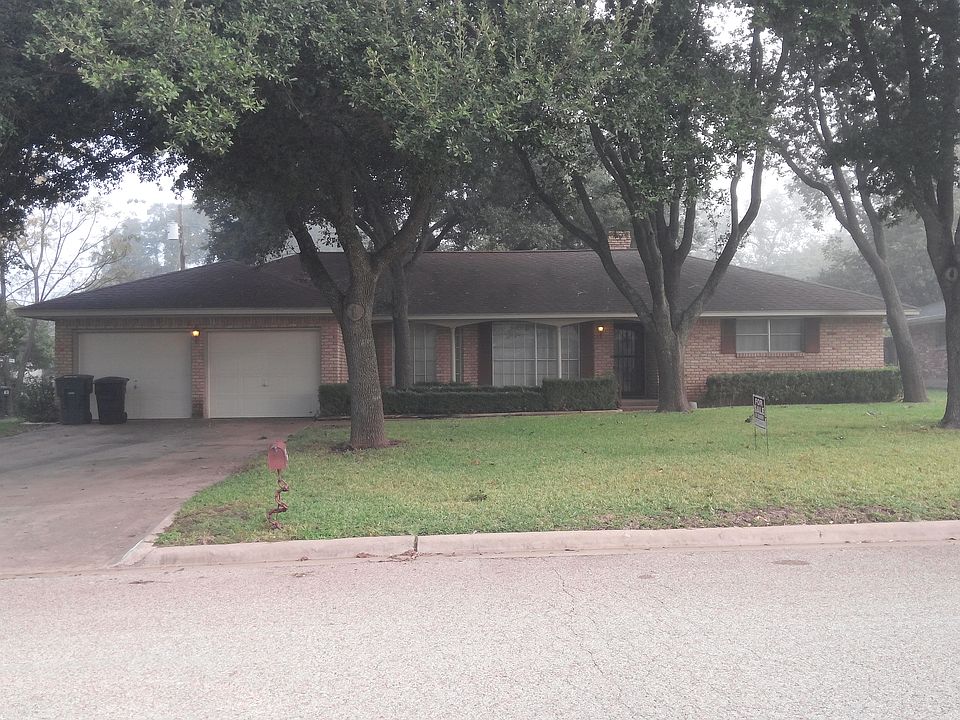 1st image of 3406 White Oak Dr