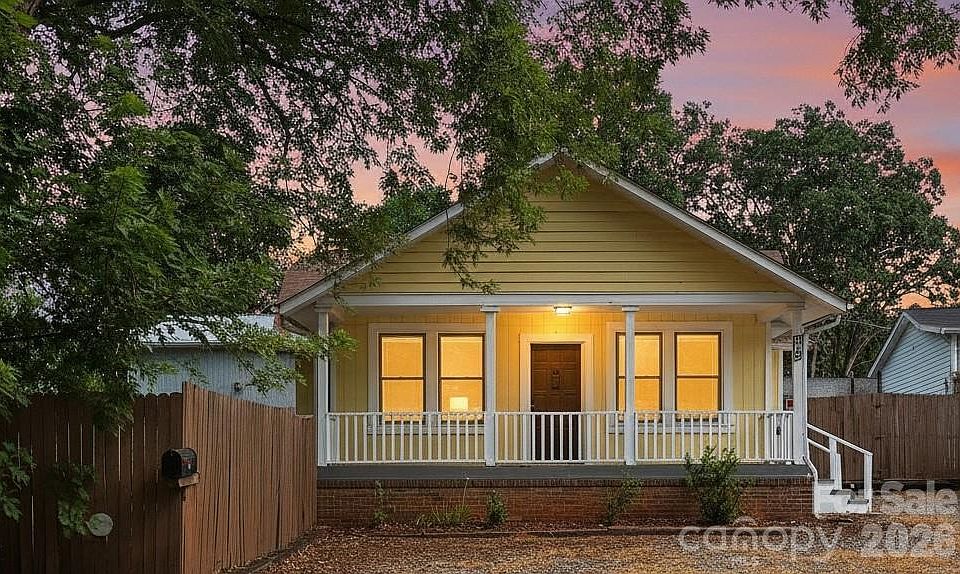 1st image of 376 Fairview Rd