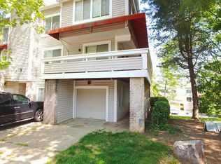 9835 Lake Shore Dr, Gaithersburg, MD 20886