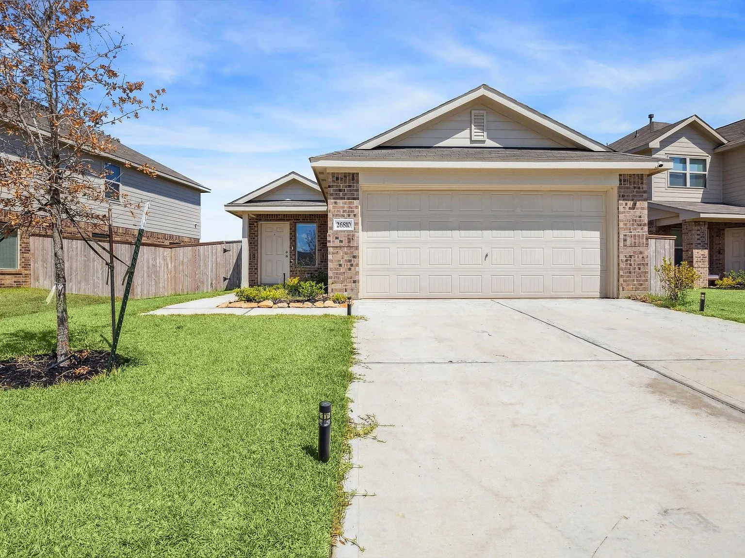3 bed, 2.0 bath, 1470 sqft, $2,000 — Photo 2