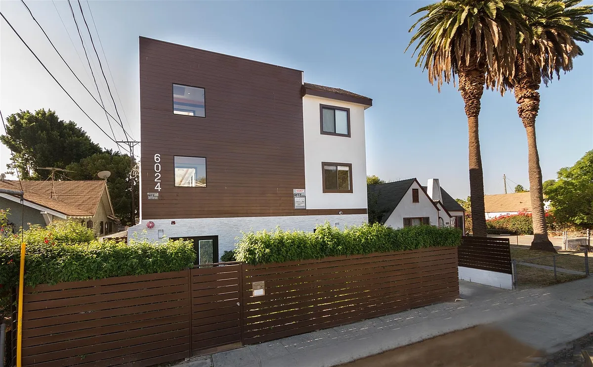 Building Photo - 297