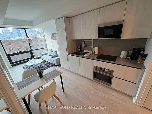 35 Parliament St #823 Photo 1