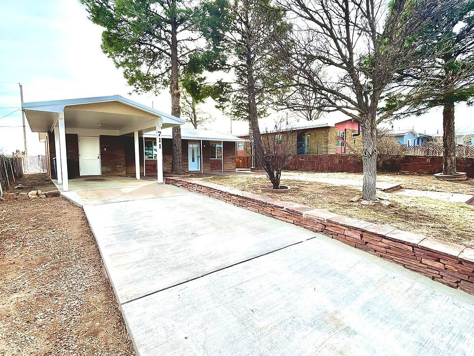 1st image of 711 El Creston Cir