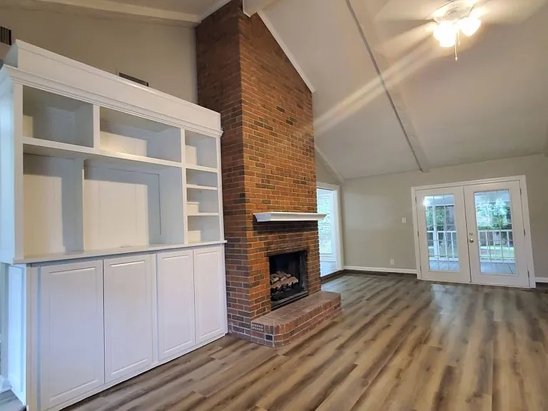 4102 Quail Hollow Cir — Photo 2
