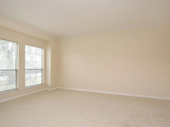 4th image of 3811 Shadow Royal Dr