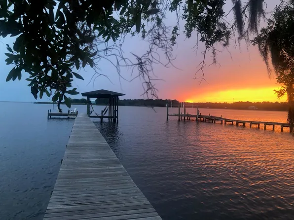 94 George Ellis Point Rd, Freeport, FL 32439