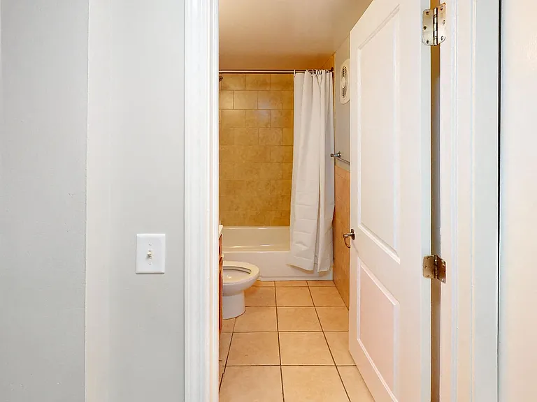 14036-50 S Tracy Ave — Photo 6