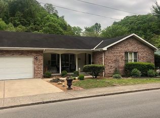 171 Myra Barnes Ave, Pikeville, KY 41501