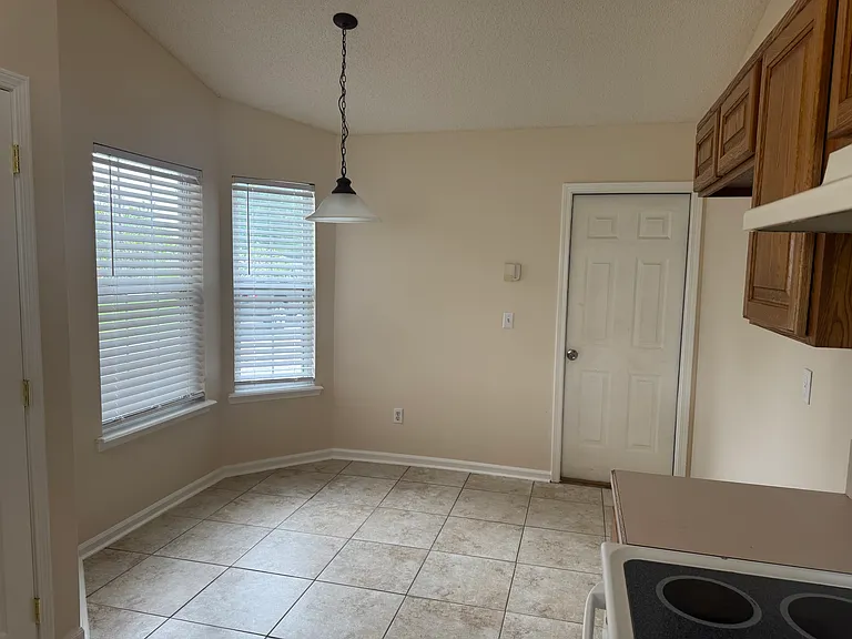 2182 Farm Way — Photo 9