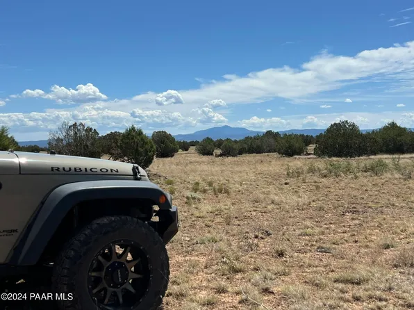 118A N Prairie Dog Rd, Ash Fork, AZ 86320