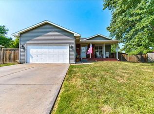 524 E Plumwood Dr, Rose Hill, KS 67133