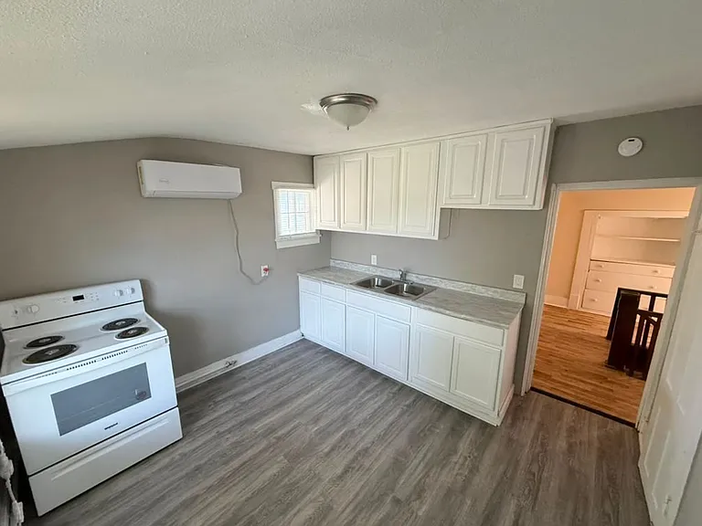 505 W Morgan St — Photo 13