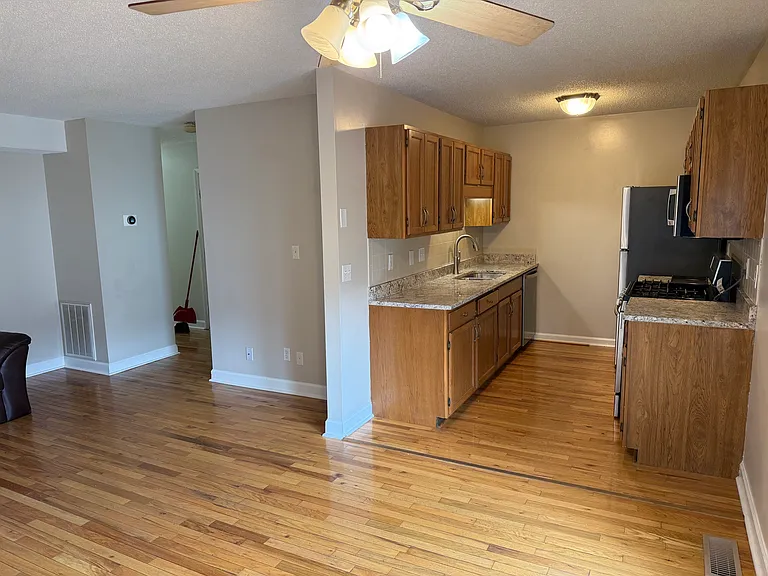 2503 Lakeview Dr #13 — Photo 5