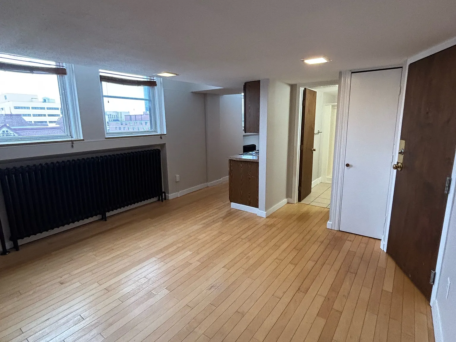 313 North 3rd Avenue East - 401 — Photo 1
