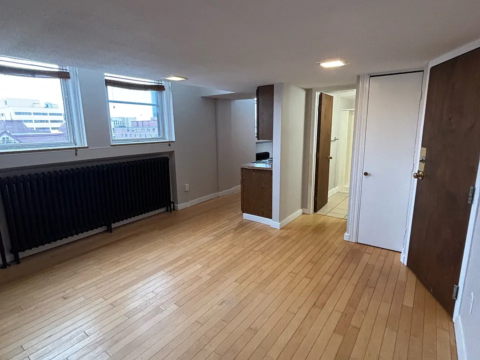313 N 3rd Ave E #401
