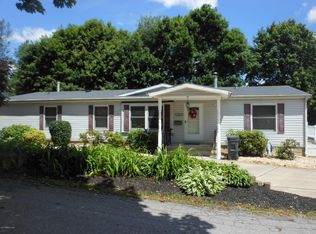 1100 Foster St, Freeland, PA 18224