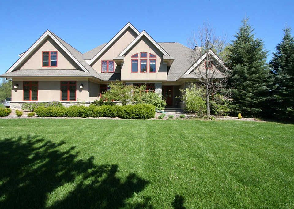 1st image of 1070 Shady Oaks Dr