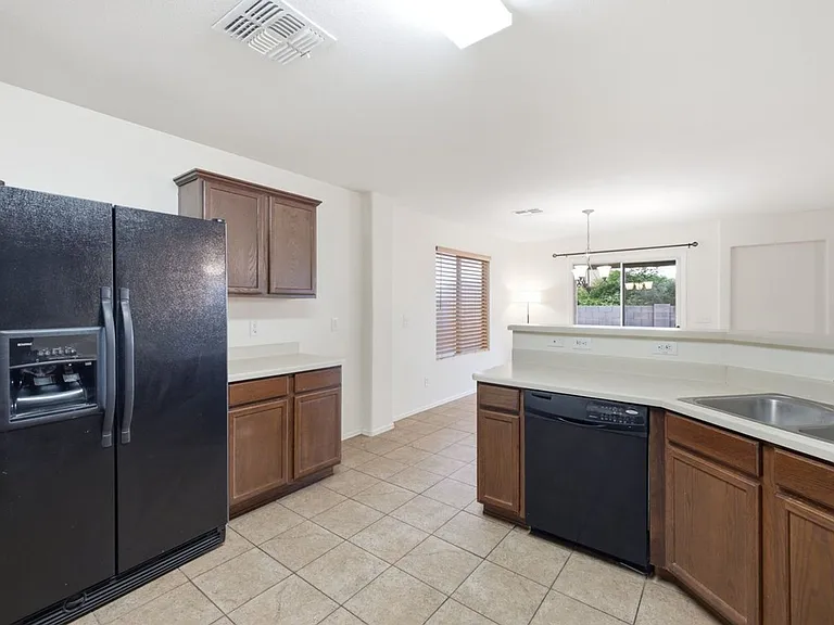 6790 S Parliament Dr — Photo 10