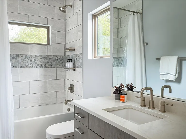 1193 E M Franklin Ave #2 — Photo 15