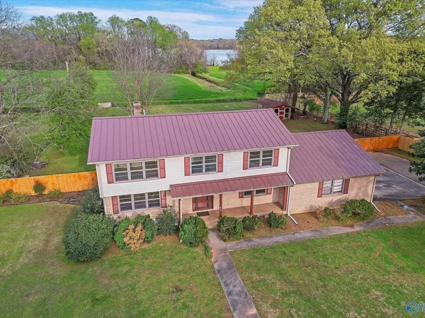 2324 Brookwood Dr SE, Decatur, AL 35601