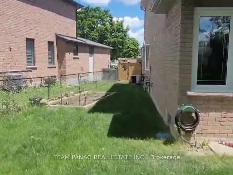 12 Jeremy Pl #UPPER — Photo 16