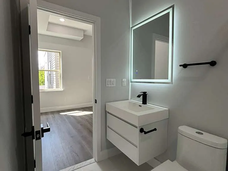 1940 N 22nd St #3 — Photo 19