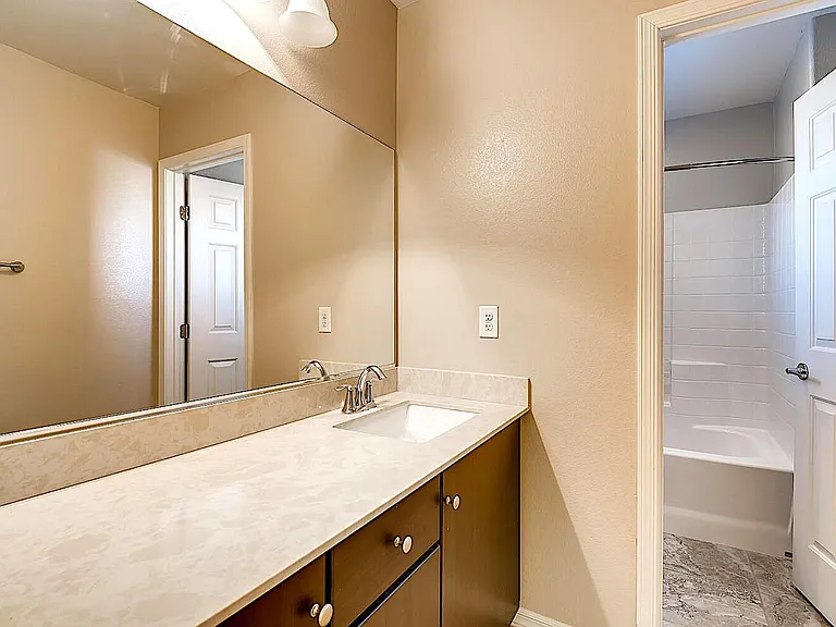 8117 Ancient Oaks Ave — Photo 19