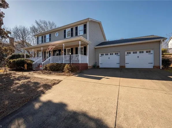 1204 Bebb Willow Ln, Lewisville, NC 27023