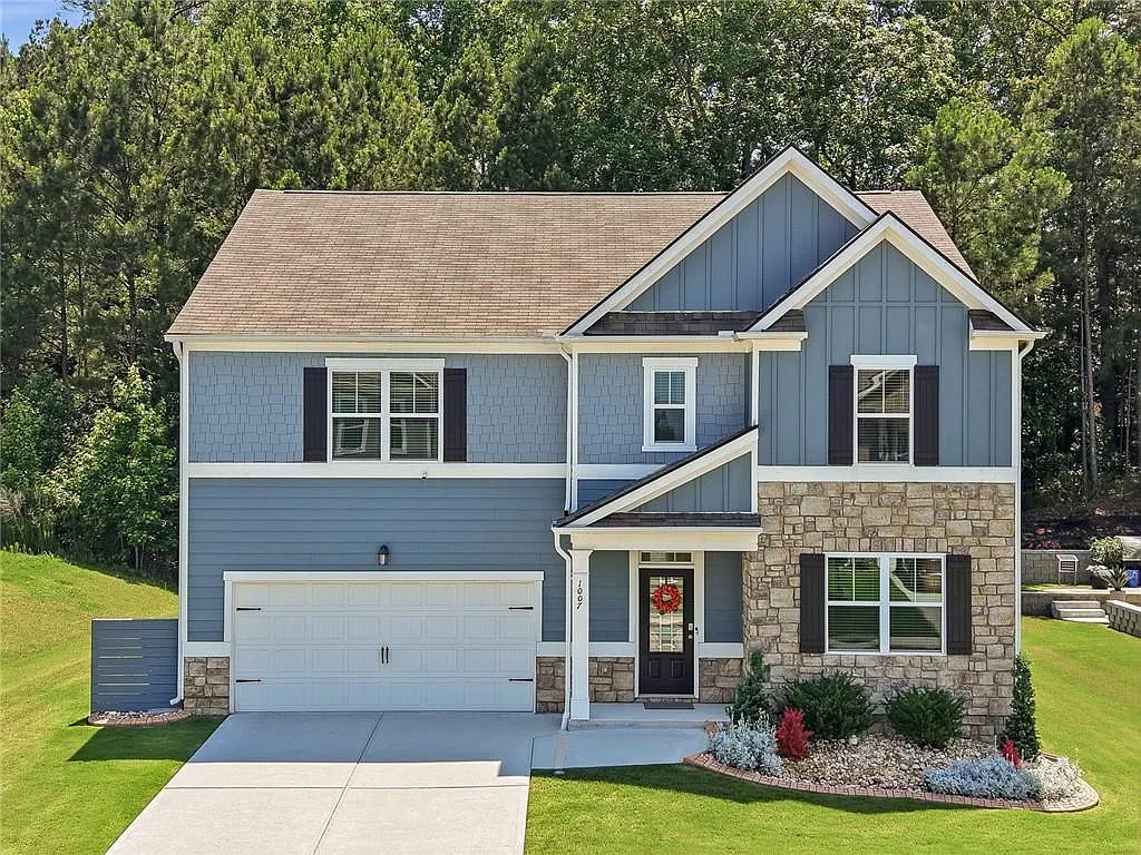 5 bed, 3.0 bath, 3209 sqft, $3,100 — Photo 1
