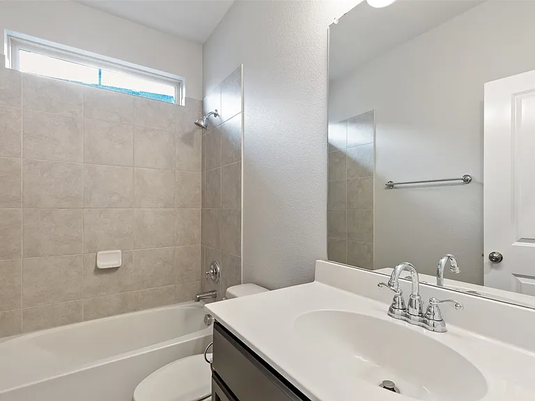 912 Slate Ln — Photo 5