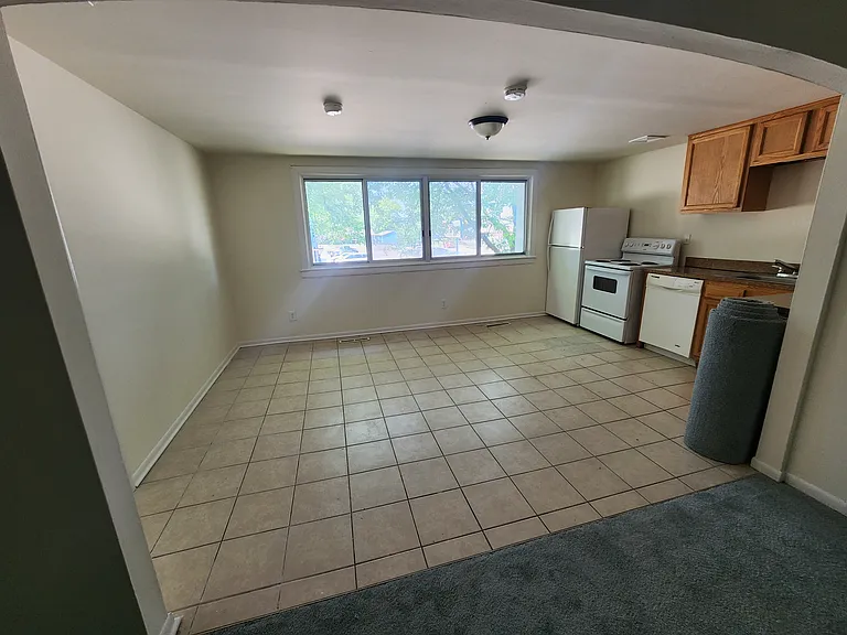 22712 Harper Ave #1 — Photo 5