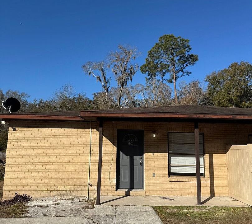 1st image of 620-622 Pineville Ln