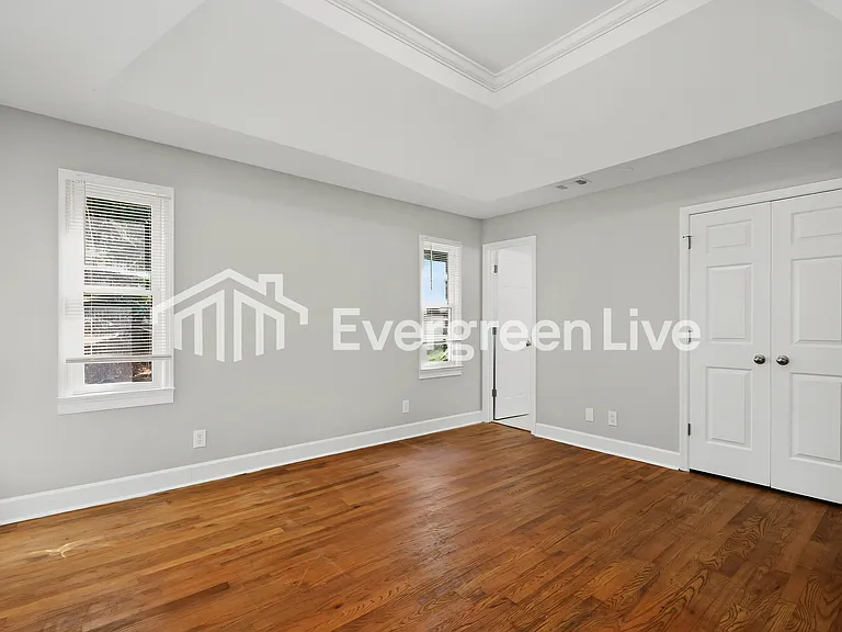 4490 Sewell Rd — Photo 4