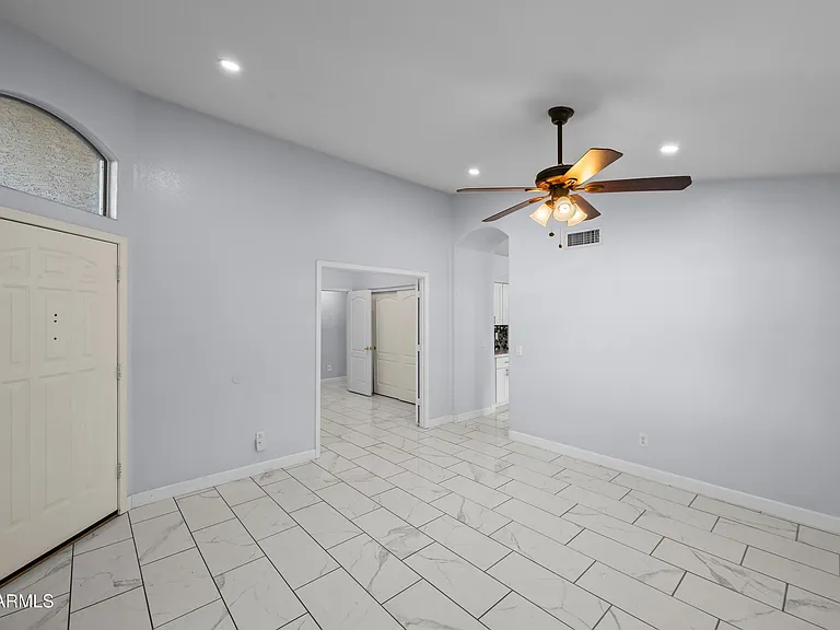 1940 N 128th Dr — Photo 3