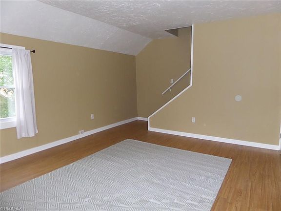3rd image of 231 S Vine St