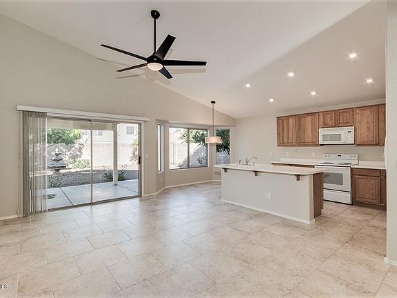 4th image of 1932 W Falcon Dr