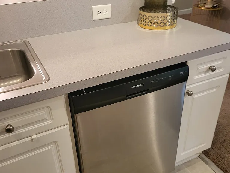 407 S Elgin Ct — Photo 12