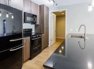 220 W Scott St #515, Chicago, IL