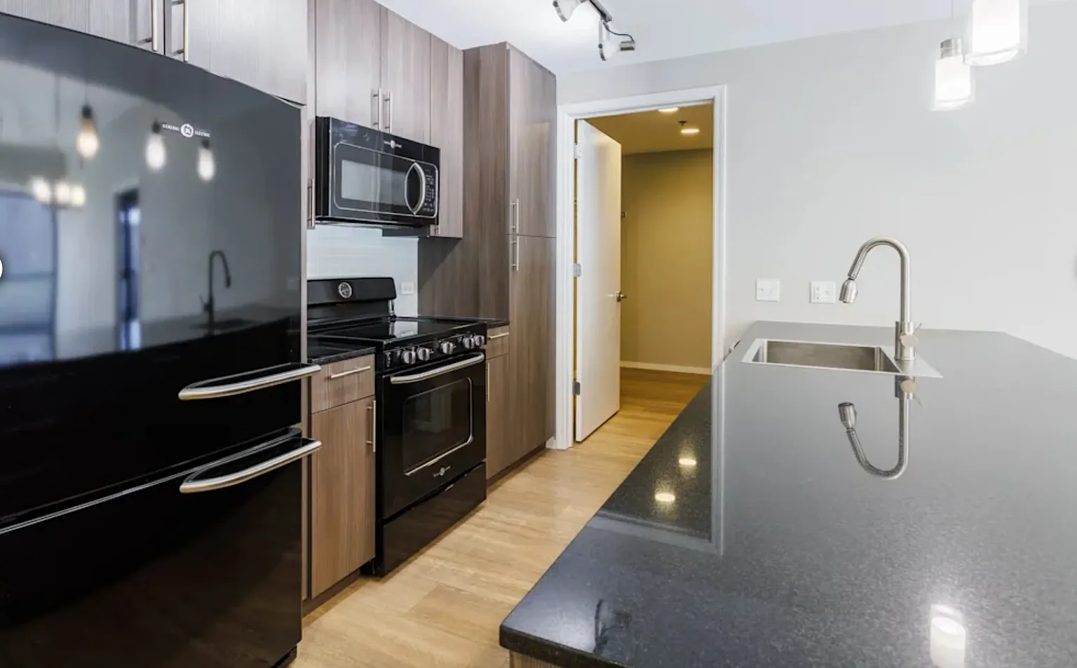 220 W Scott St #515 photo 1