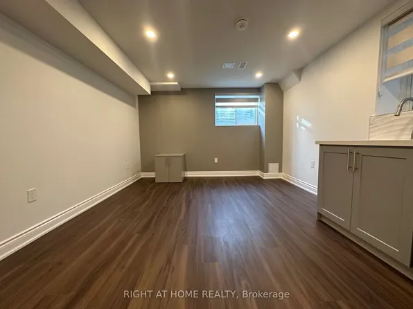481 Bergamot Ave, Milton, ON L9E 1T9