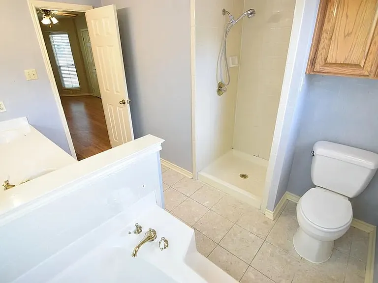 4721 Stagecoach Trl — Photo 12