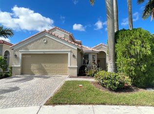 1911 Cedar Ct, Weston, FL 33327