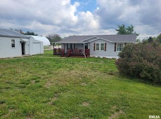 715 W Webster St, Griggsville, IL 62340