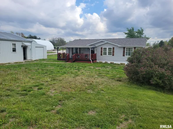 715 W Webster St, Griggsville, IL 62340