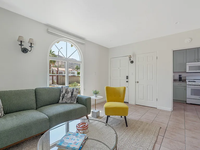 552 S Calle Santa Rosa — Photo 15