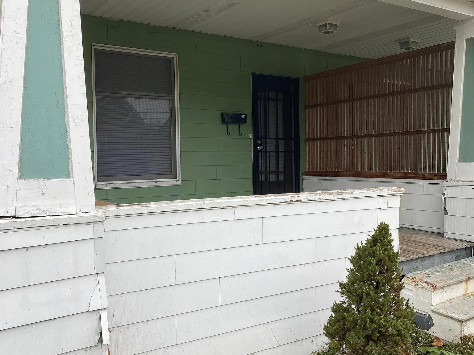 523 N Walnut St — Photo 2