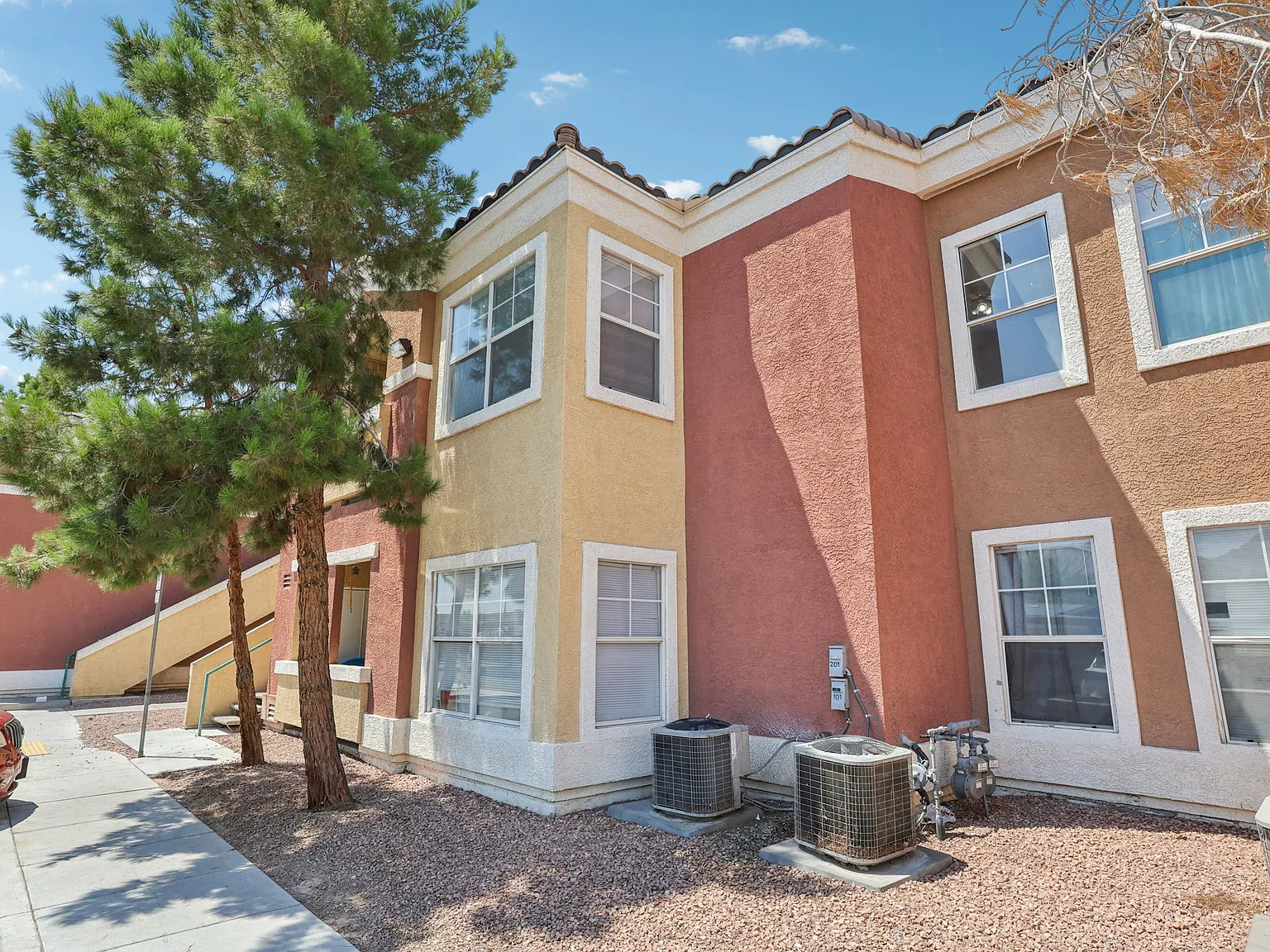 Sunrise Park Condominiums — Photo 2