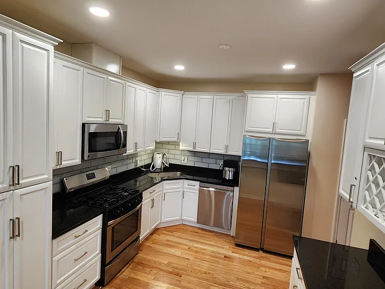 1807 Monroe Ct — Photo 4