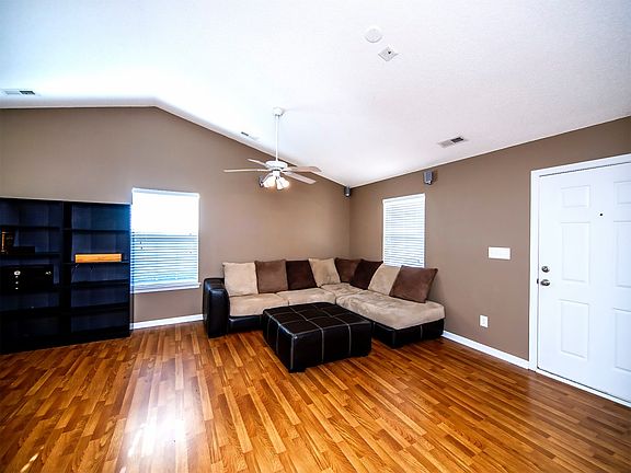 5th image of 7836 Sullivans Trace Dr